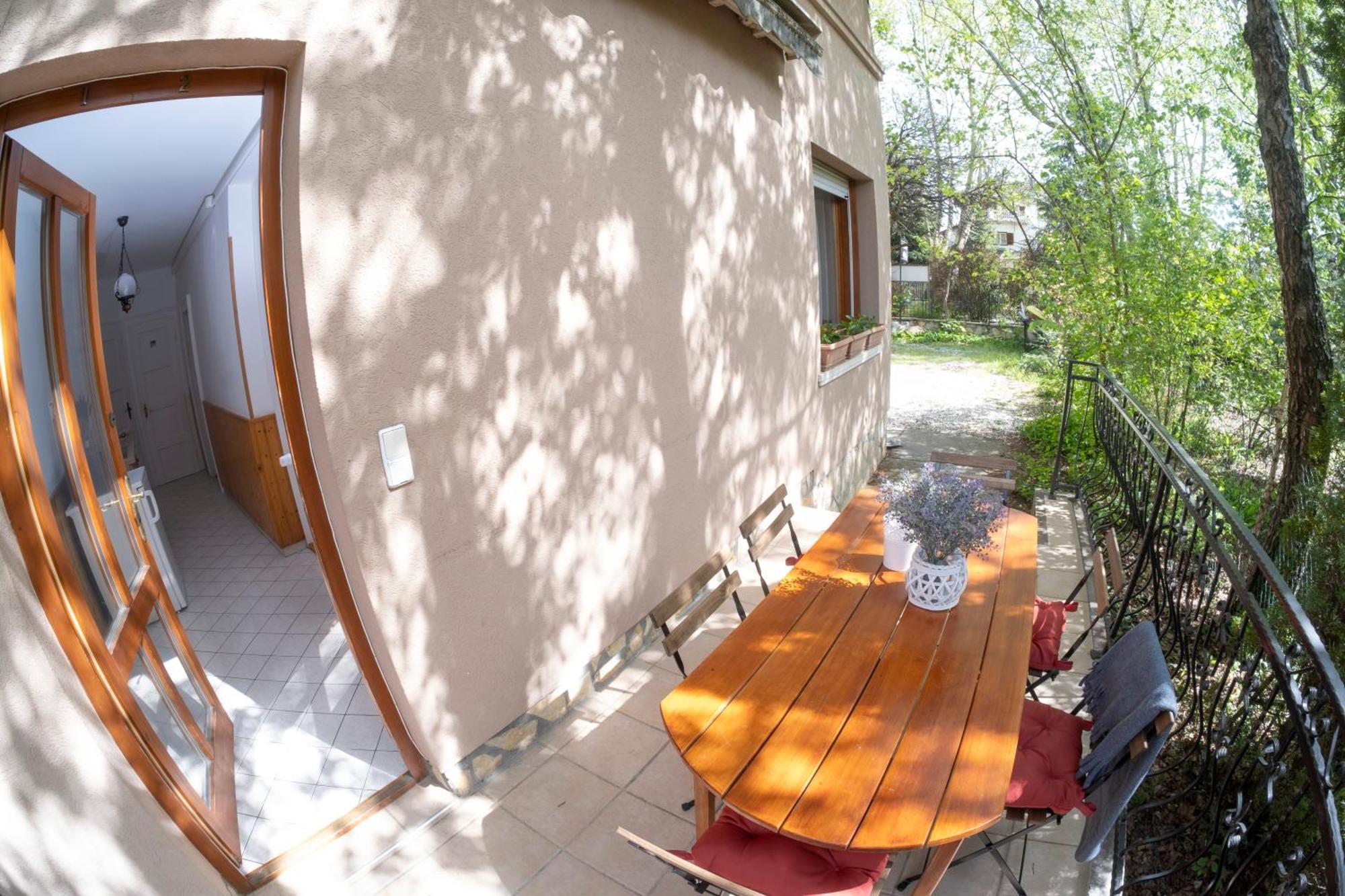 Vicze Apartmanház Siófok Esterno foto