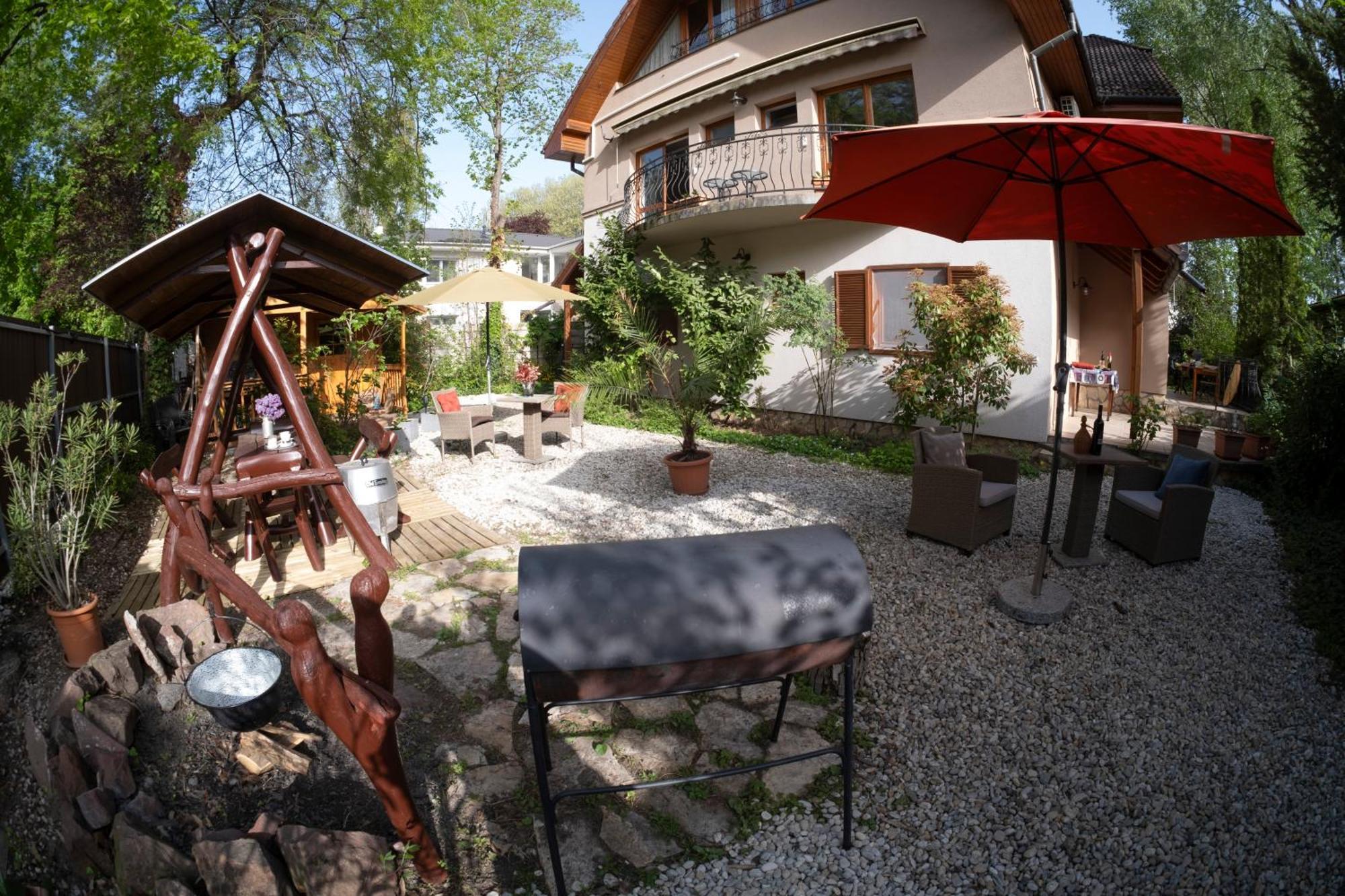 Vicze Apartmanház Siófok Esterno foto
