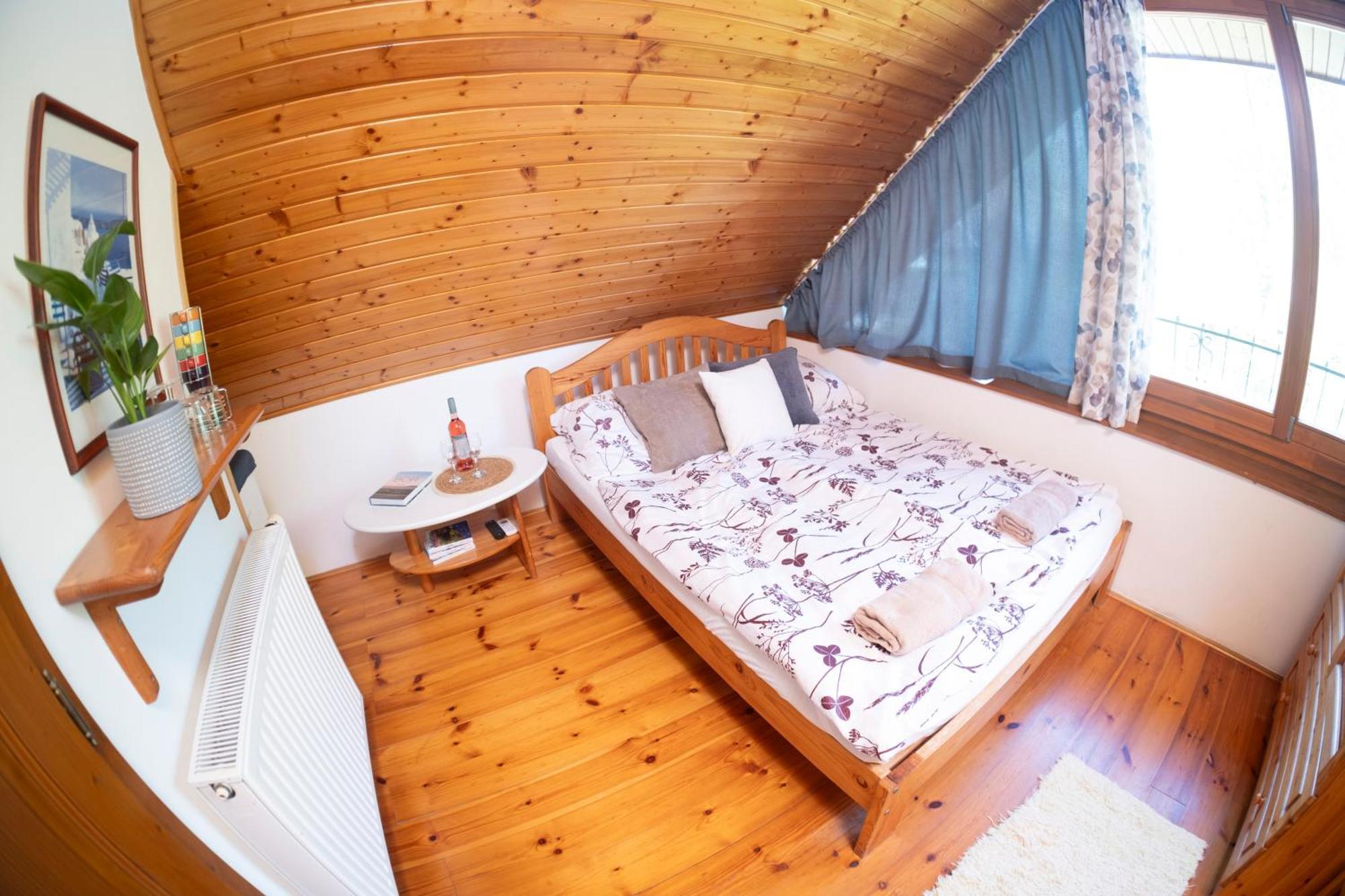 Vicze Apartmanház Siófok Esterno foto