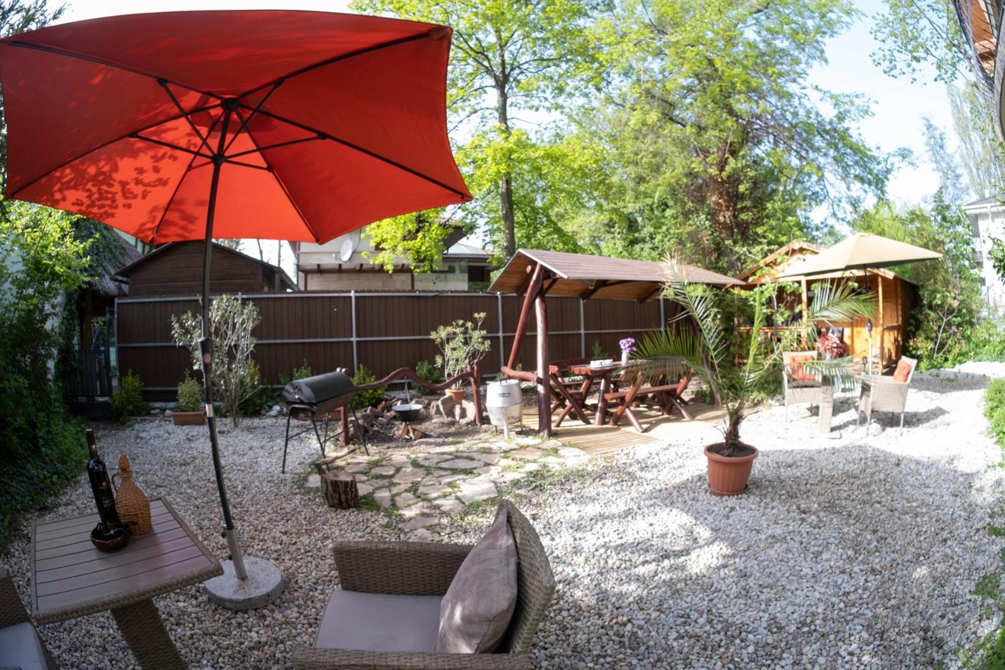Vicze Apartmanház Siófok Esterno foto