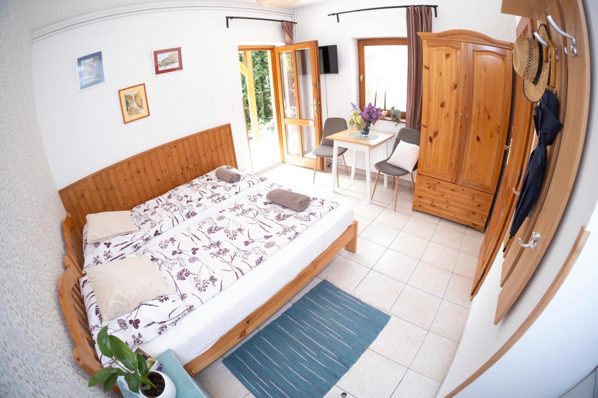 Vicze Apartmanház Siófok Esterno foto