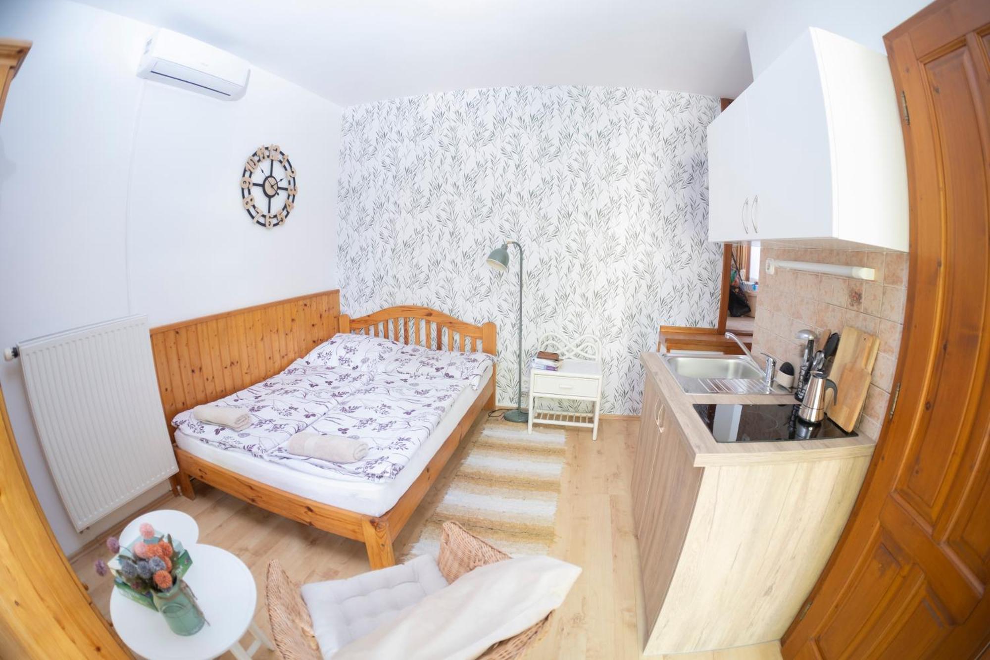 Vicze Apartmanház Siófok Esterno foto