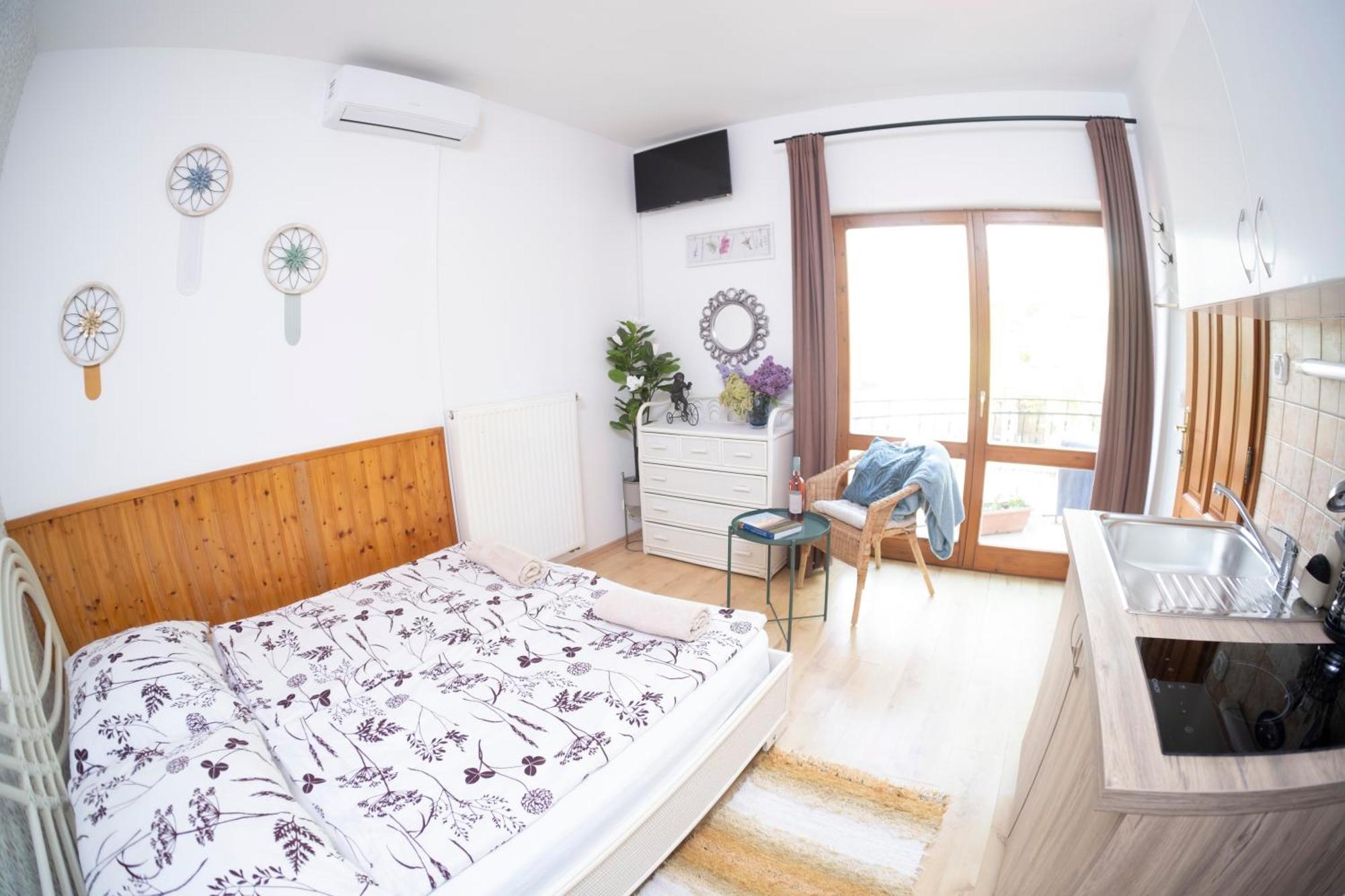 Vicze Apartmanház Siófok Esterno foto